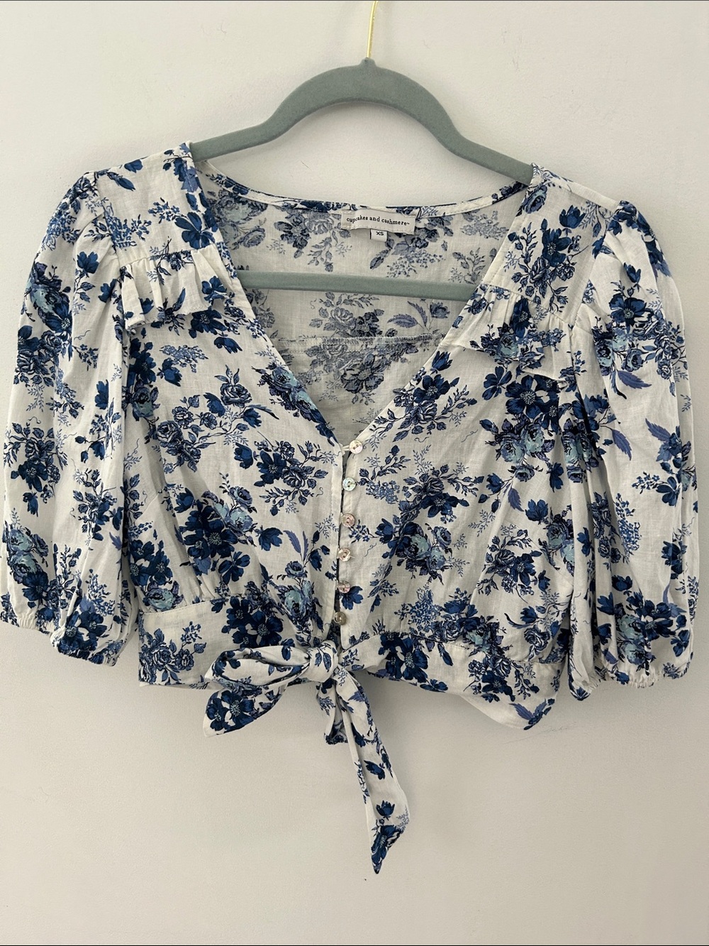Cupcakes & Cashmere Tie-Front Crop Top Blue/White Floral Ruffle Peasant Milkmaid
